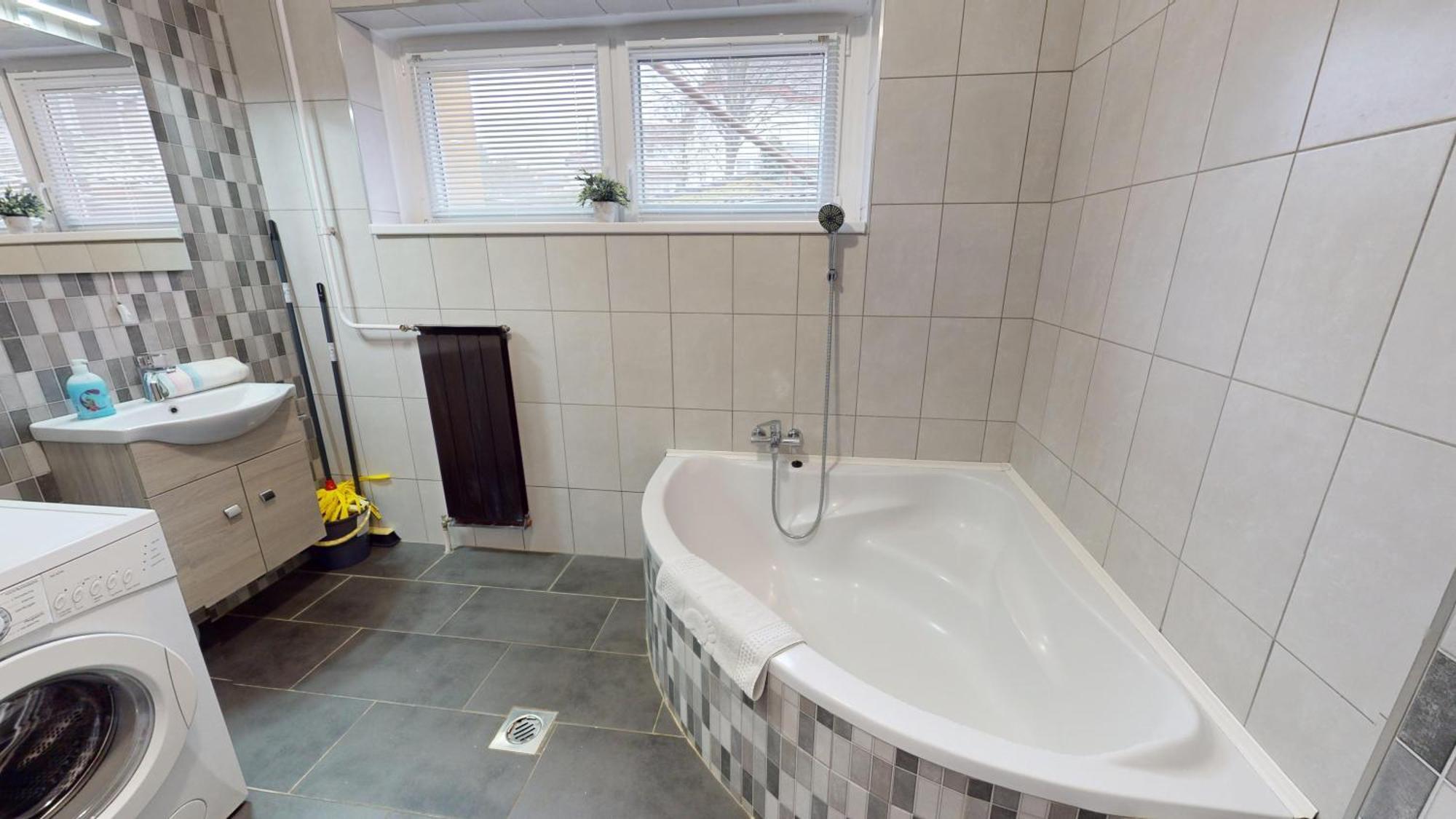 Herczeg Apartment Miskolc Luaran gambar