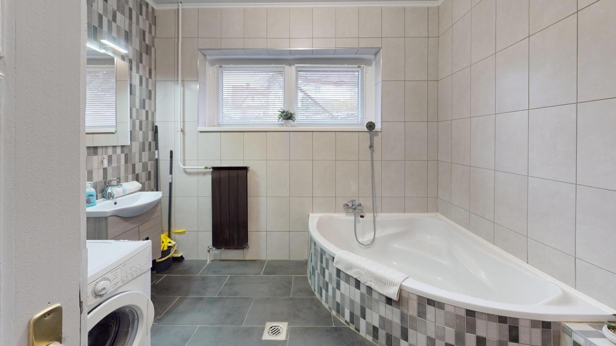 Herczeg Apartment Miskolc Luaran gambar