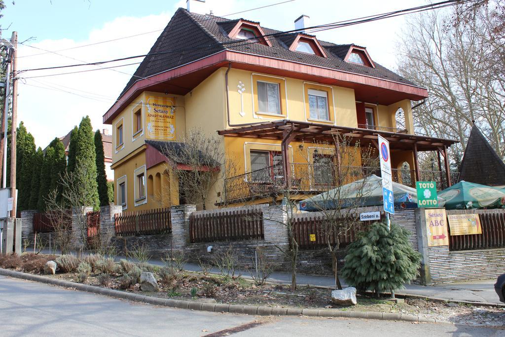 Herczeg Apartment Miskolc Luaran gambar